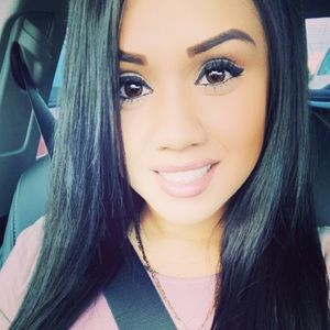 Meet your Posher, Denise